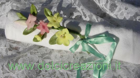 Usi alternativi dei fiori di pasta di zucchero il portatovagliolo